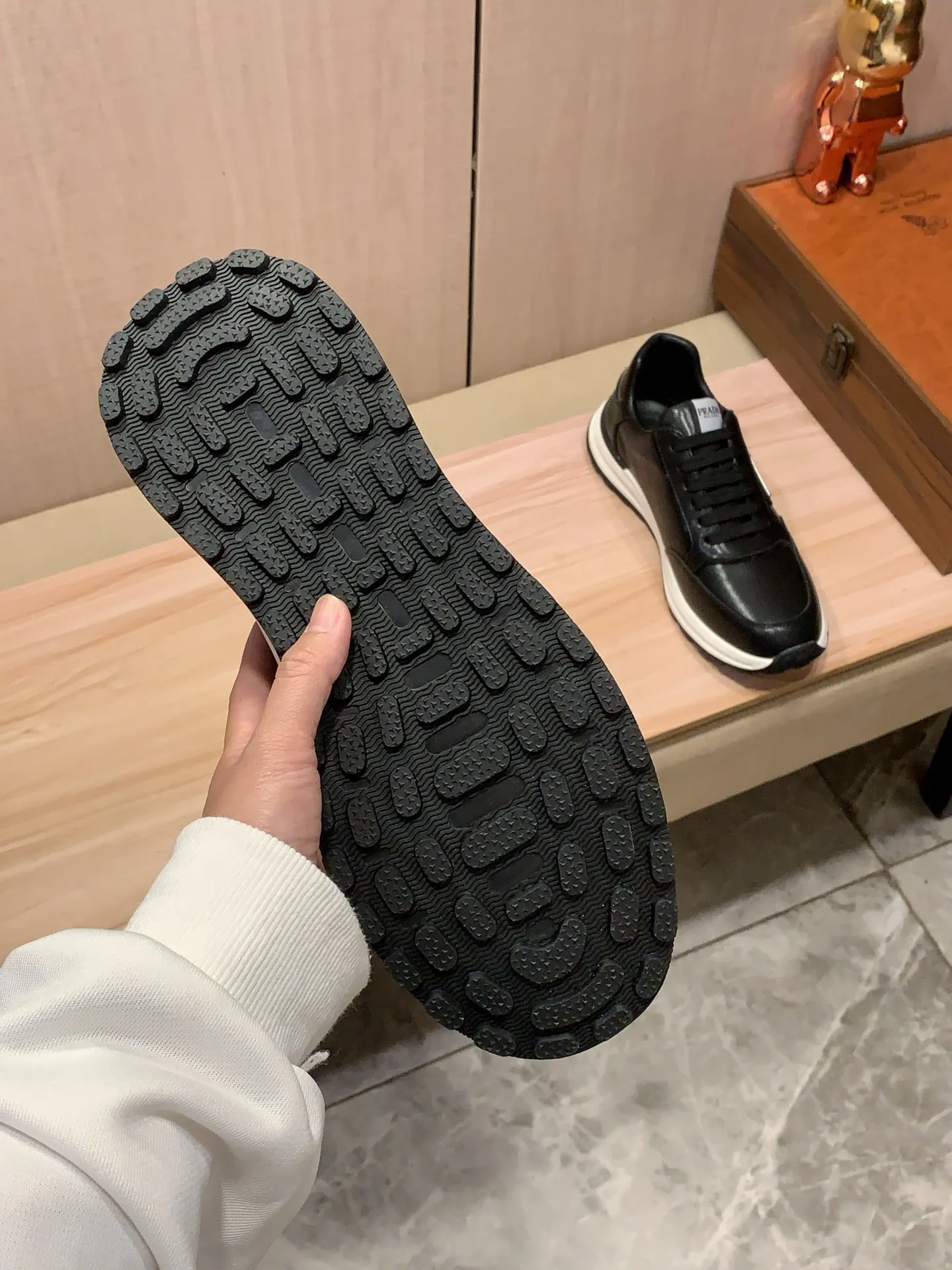 Men's Men's Shoes💰420💰💰🎩🎩[Lightning][Lightning] "PRADA*" The latest and most popular casual shoes, top brand [seduce] luxury~purchase, top~quality. [Strong] The upper is made of imported breathable cowhide with material ➕ breathable sheepskin feet (•) and fine workmanship. The original stylish and stylish soft rubber wear-resistant and non-slip outsole is light and comfortable on the feet. The real thing looks better when photographed. 122: code: 38-44, 2️⃣ colors selected